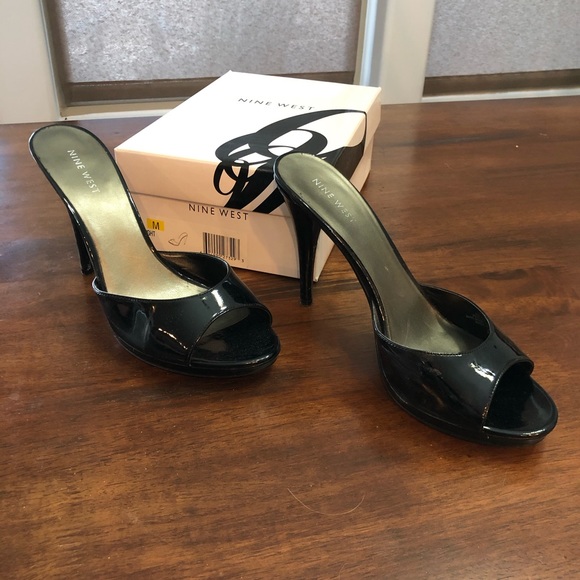 Nine West black 4.5 inch heel - Picture 3 of 3